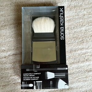 SONIA KASHUK Completely Compact Travel Brush & Mirror - Powder Blush Face